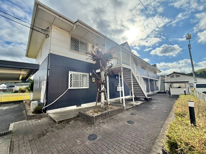 グランドフォレストの物件外観写真