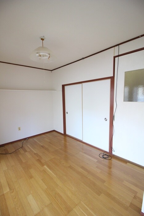 物件内観写真4　(居室)