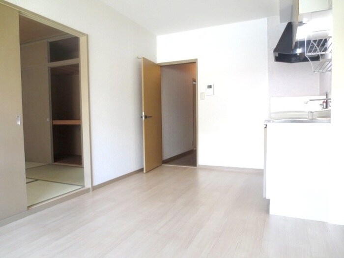 物件内観写真8　(居室)