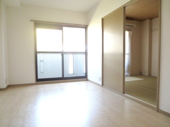 物件内観写真9　(居室)