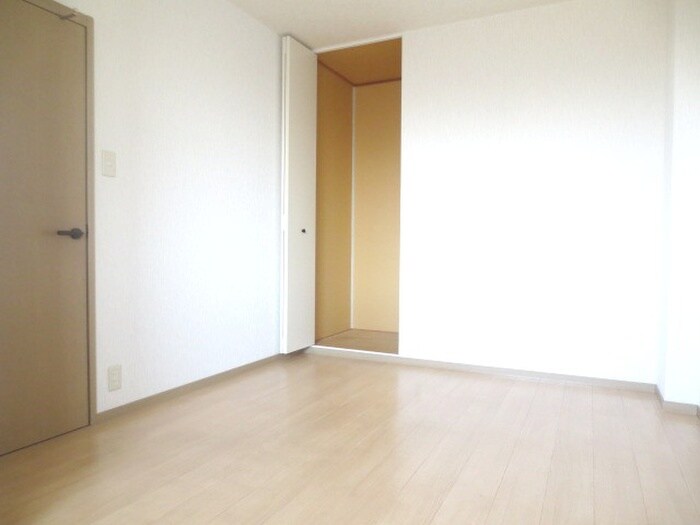 物件内観写真10　(居室)