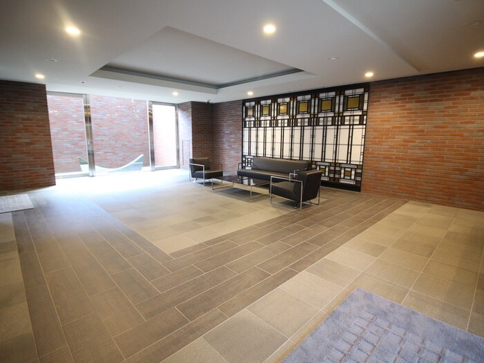 物件外観写真5　(エントランス部分)