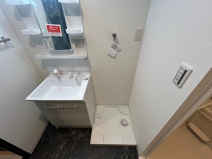 物件内観写真15　(洗濯機置場)