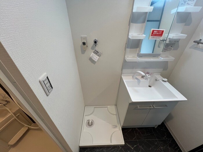 物件内観写真15　(洗濯機置場)