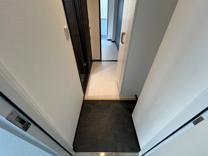 物件内観写真18　(玄関)