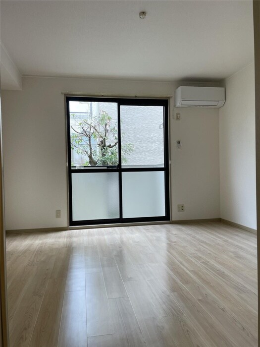 物件内観写真4　(居室)