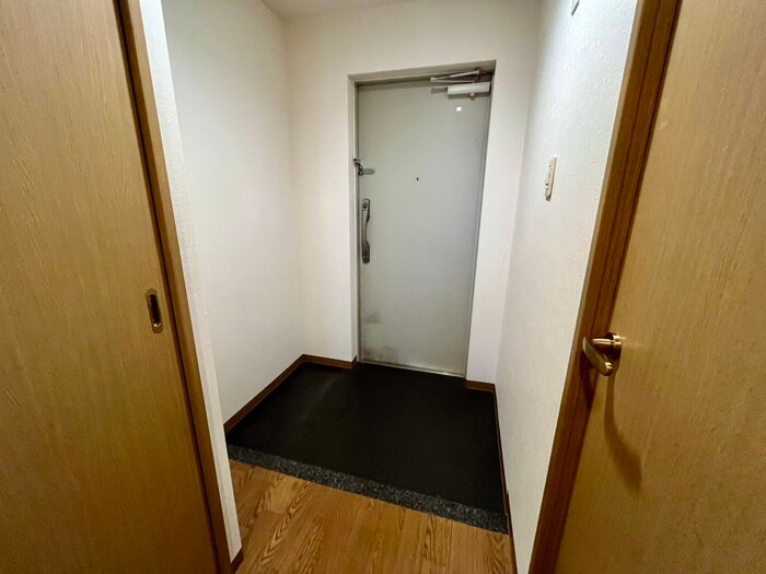 物件内観写真15　(玄関)
