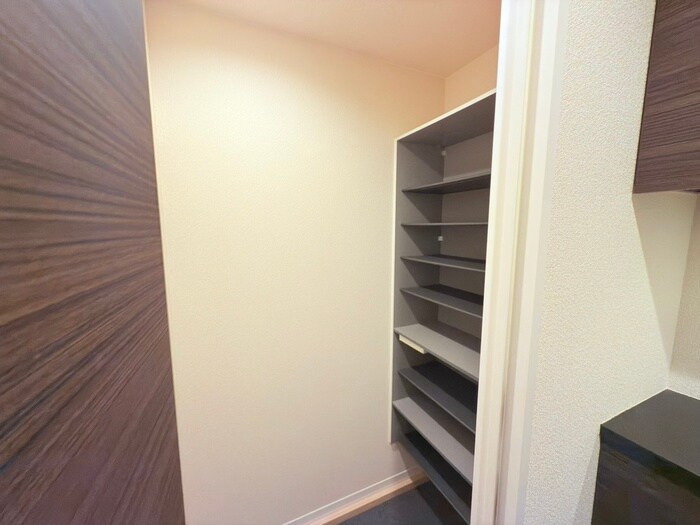 物件内観写真15　(収納)