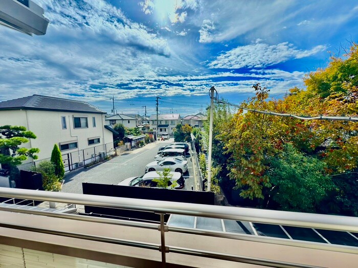 物件内観写真18　(室内からの展望)