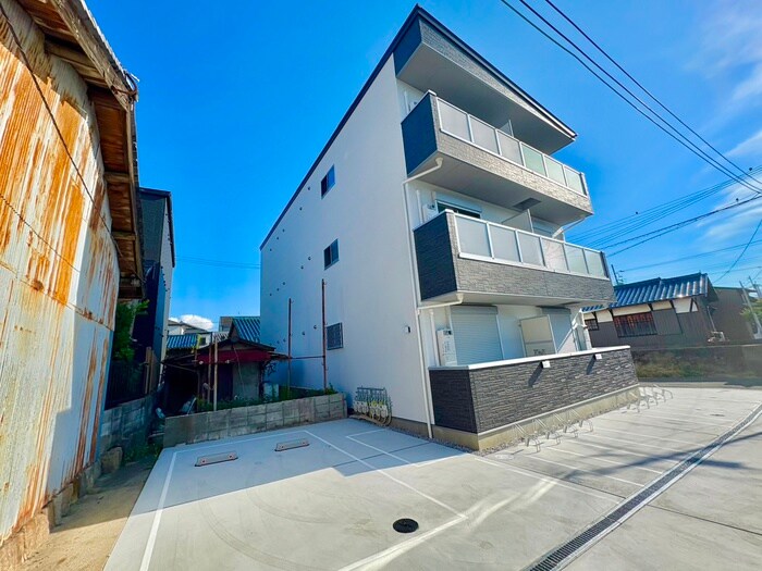 物件外観写真1　(外観写真)