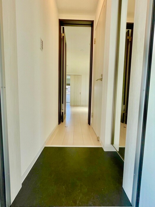 物件内観写真7　(玄関)