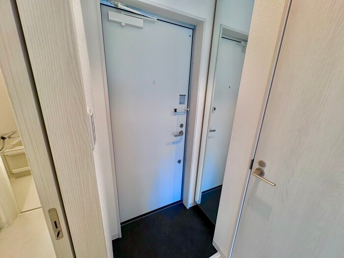 物件内観写真9　(玄関)