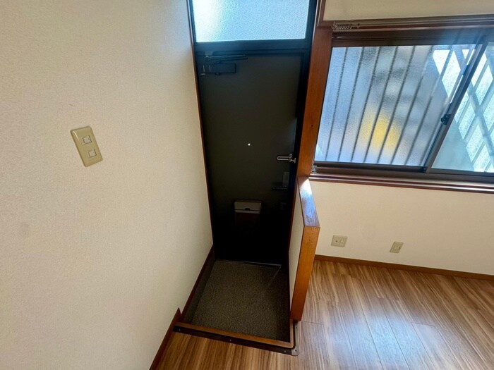 物件内観写真14　(玄関)