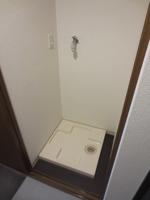 物件内観写真13　(洗濯機置場)