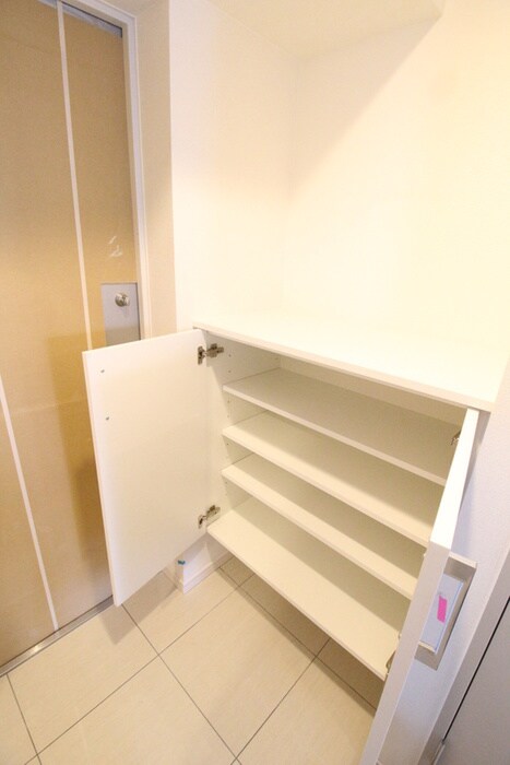 物件内観写真10　(靴箱)