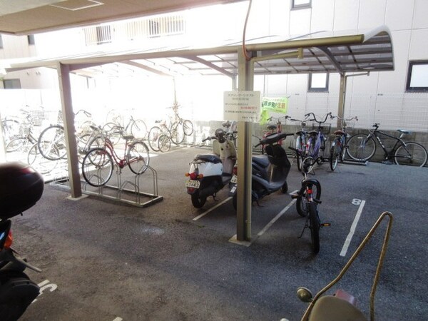 駐輪場