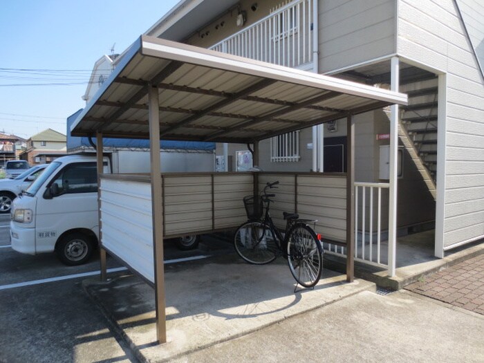 物件外観写真3　(駐輪場)