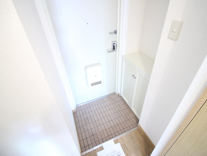 物件内観写真14　(玄関)