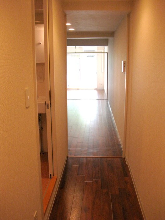 物件内観写真7　(玄関)