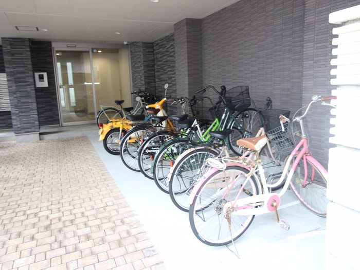 物件外観写真5　(駐輪場)