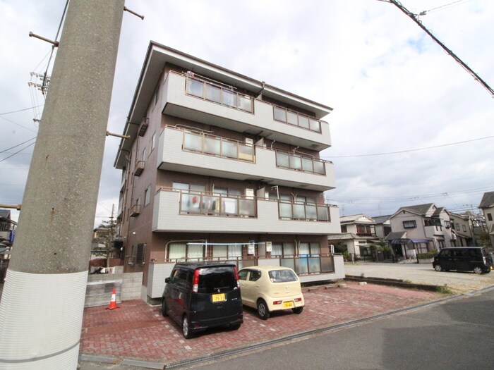 物件外観写真2　(駐車場)