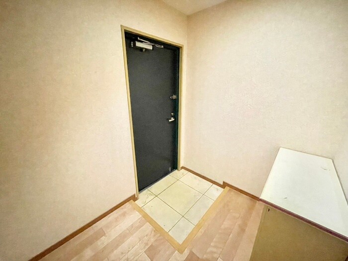 物件内観写真18　(玄関)