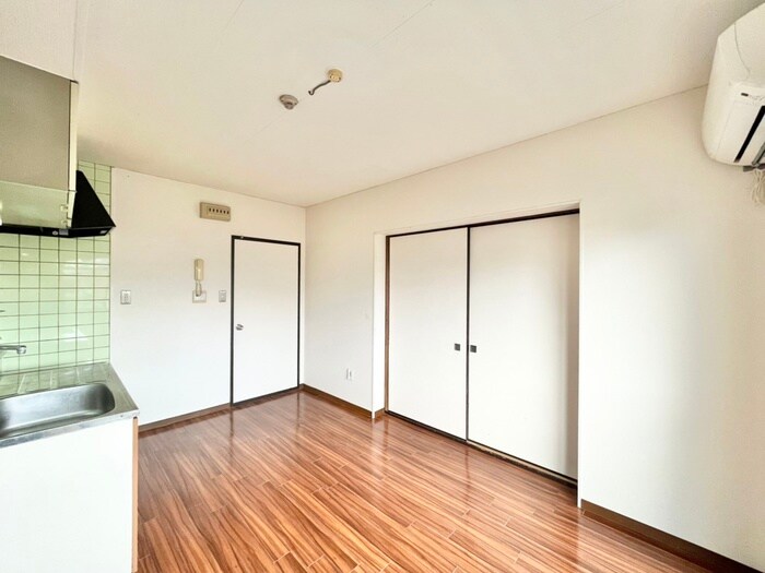 物件内観写真8　(居室)