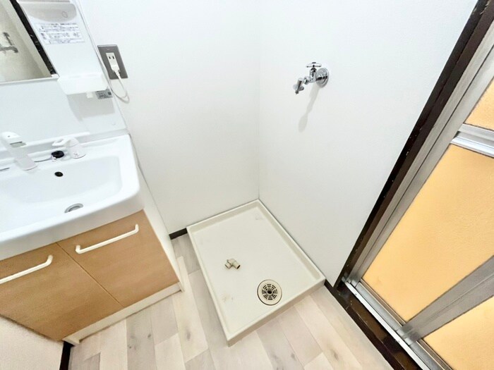 物件内観写真18　(洗濯機置場)