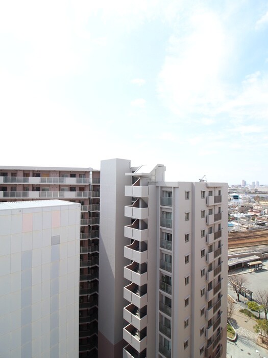 物件内観写真16　(室内からの展望)