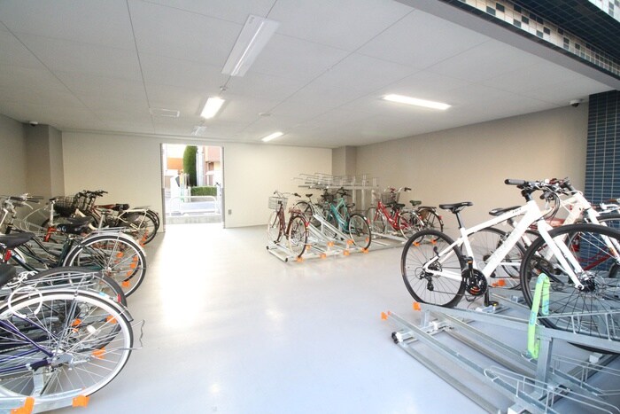 物件外観写真5　(駐輪場)