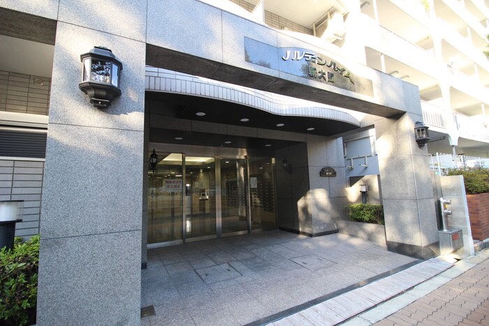 物件外観写真2　(エントランス部分)