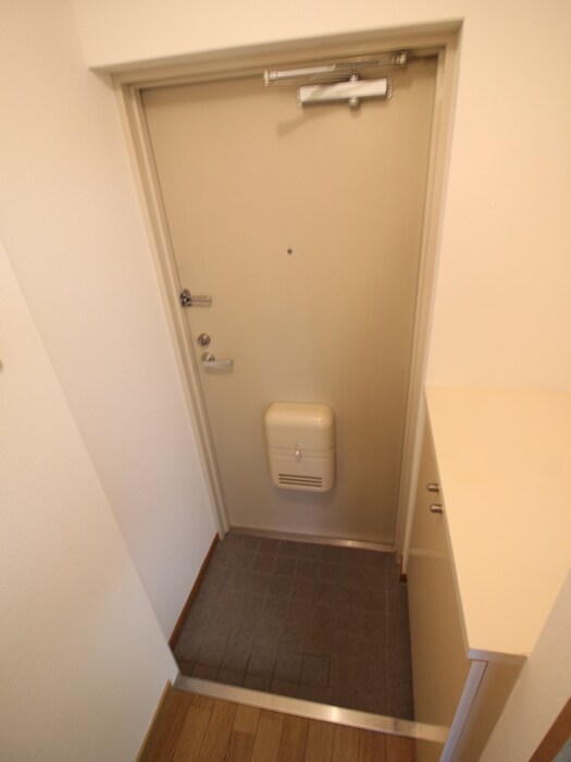 物件内観写真7　(玄関)