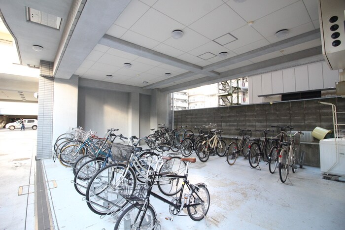 物件外観写真6　(駐輪場)