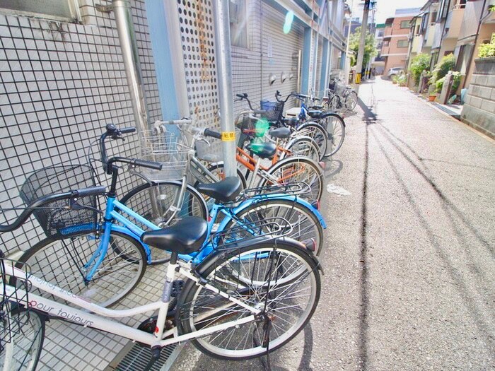 物件外観写真3　(駐輪場)