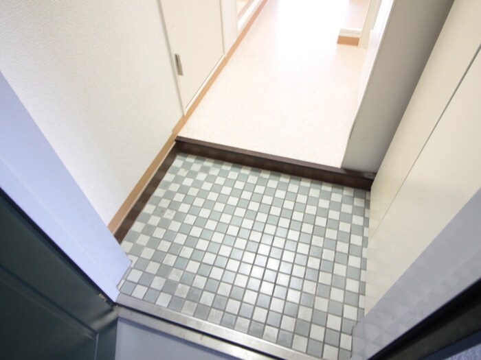 物件内観写真17　(玄関)