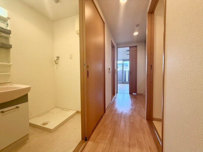 物件内観写真18　(廊下)