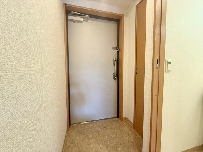 物件内観写真19　(玄関)