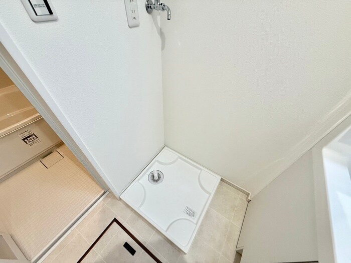 物件内観写真8　(洗濯機置場)
