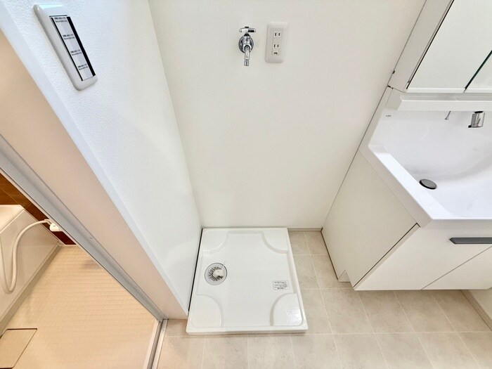 物件内観写真8　(洗濯機置場)