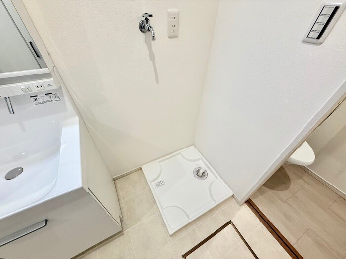 物件内観写真8　(洗濯機置場)