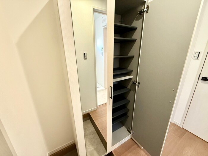 物件内観写真10　(靴箱)