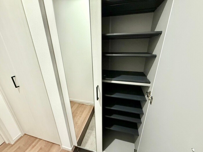 物件内観写真10　(靴箱)
