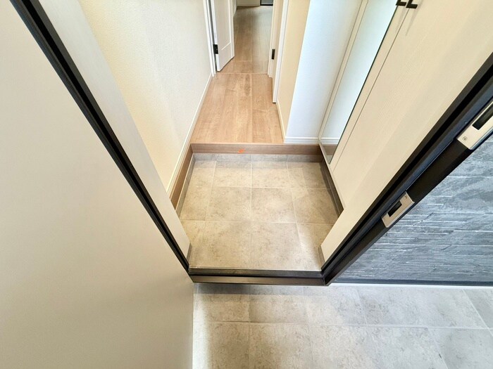 物件内観写真11　(玄関)