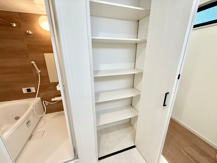 物件内観写真13　(収納)