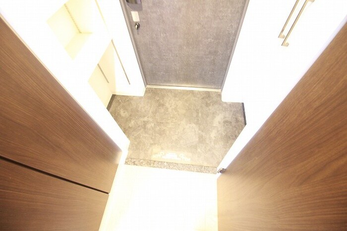 物件内観写真2　(玄関)