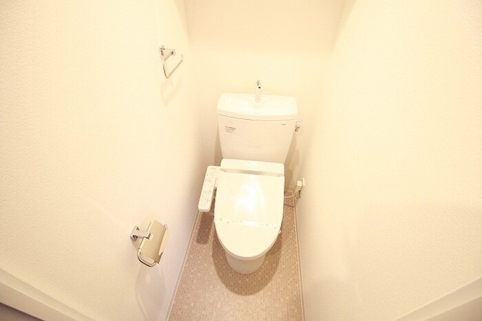 物件内観写真4　(トイレ)