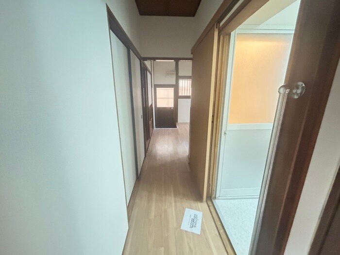 物件内観写真12　(廊下)