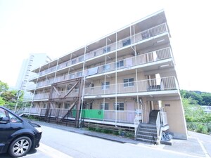 ビレッジハウス鈴蘭台4号棟外観写真