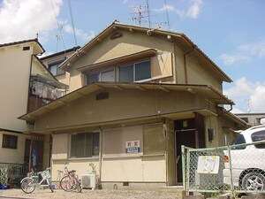 川西町貸家外観写真