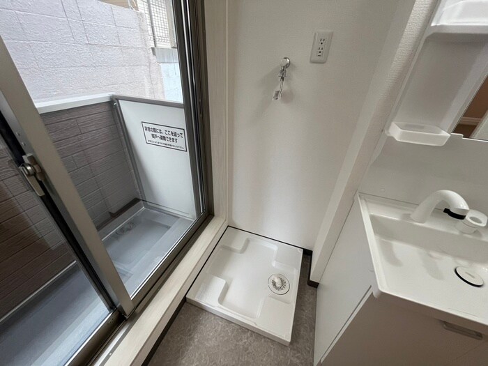 物件内観写真14　(洗濯機置場)